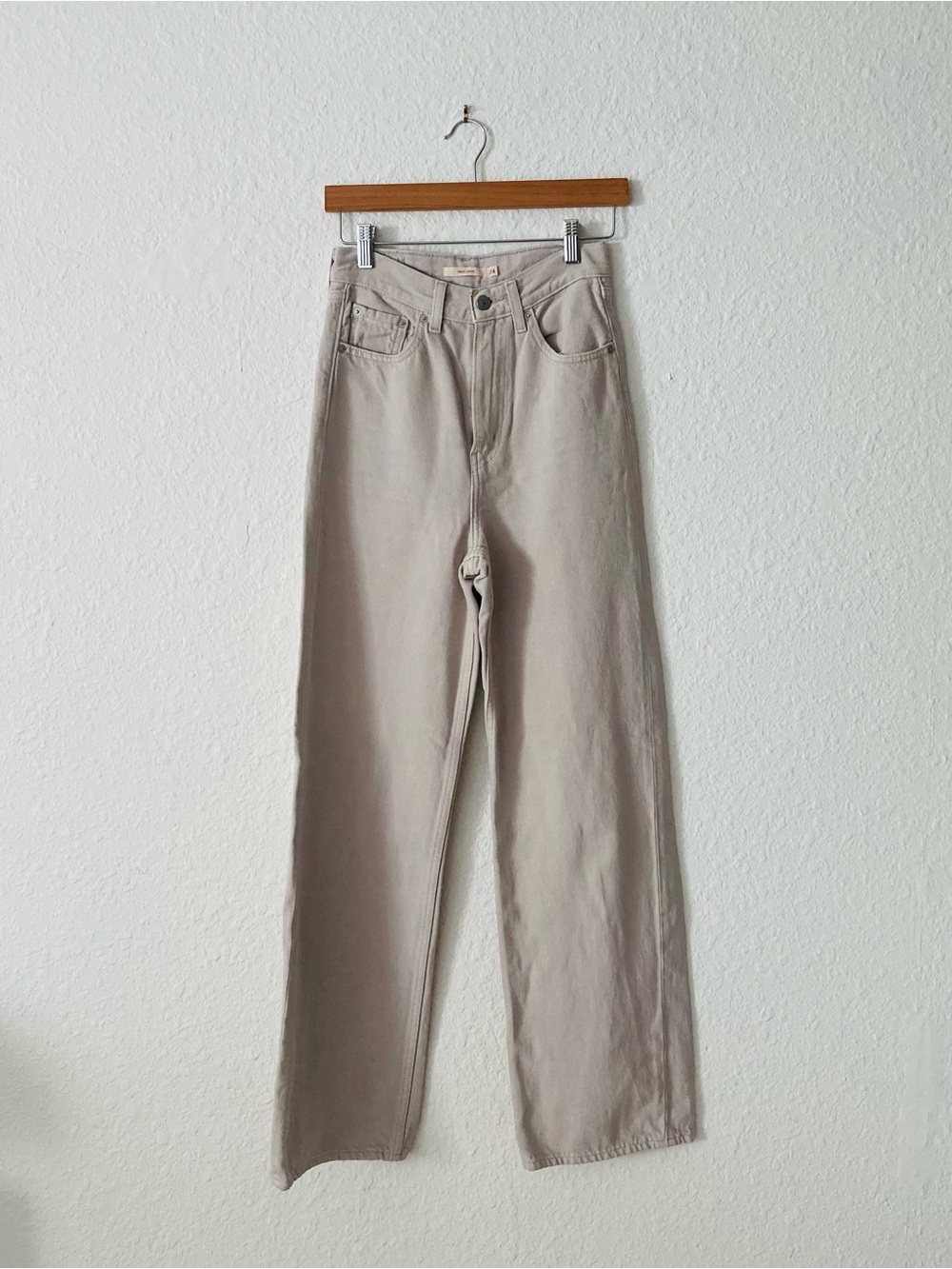 Levi’s High Loose Wide Leg Premium Jeans in Cream